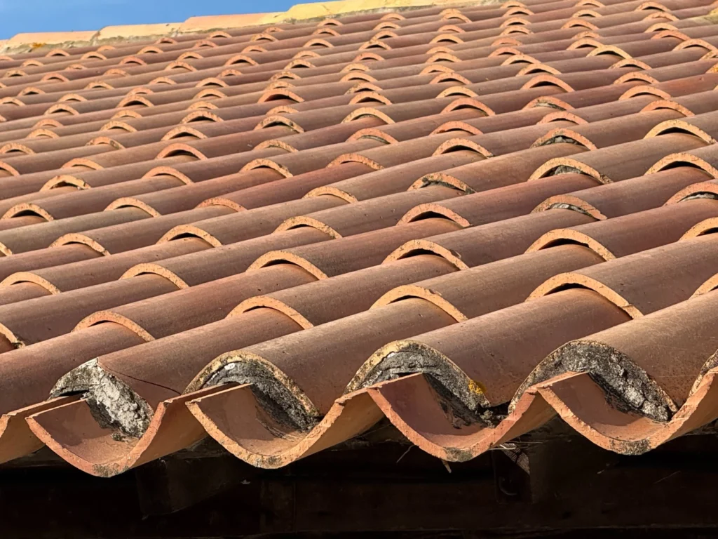 réparation tuiles cassées toiture