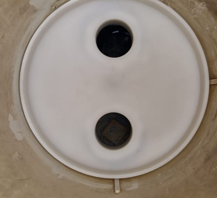 réparation de fuite piscine par ajout d'une prothèse de skimmer